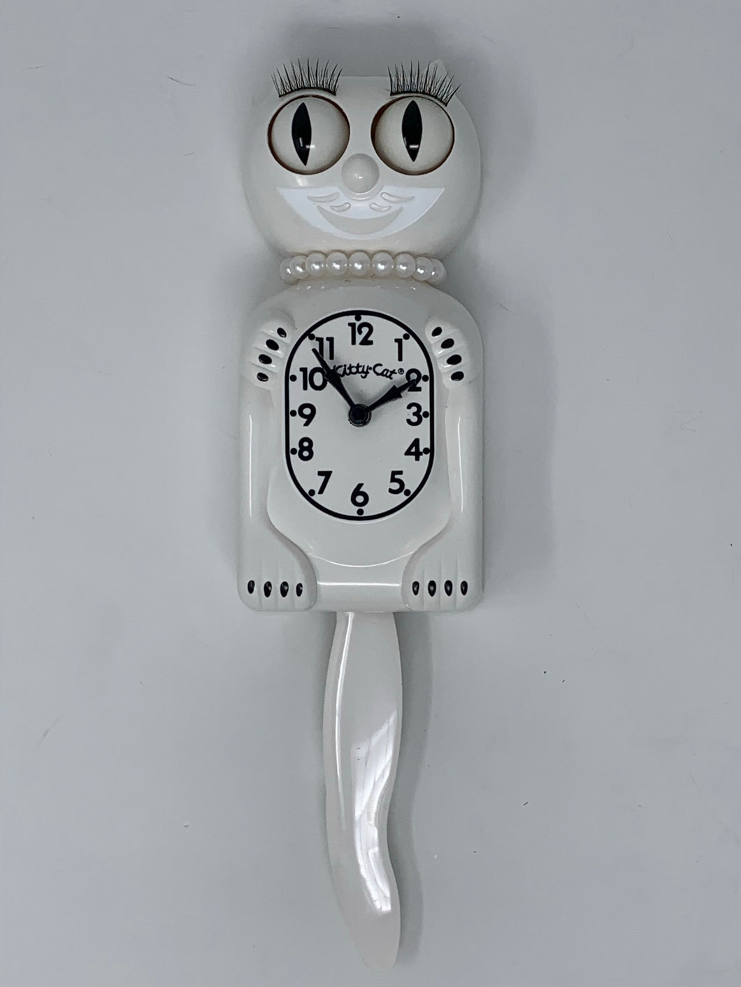 Classic White Female Kitty Kit Cat Clock